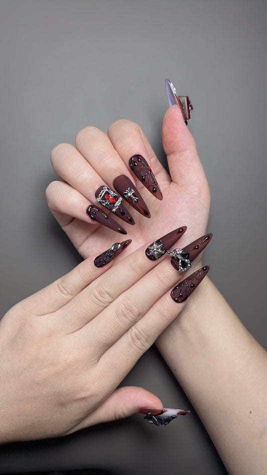 Black spider diamond nails